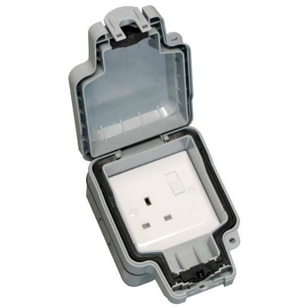 ELEM IP66 1 Gang 13A Switched Skt Outlet